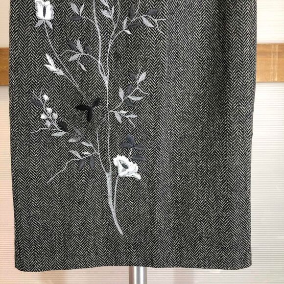 D&g DOLCE & GABANNA VINTAGE Grey Wool Herringbone Pencil Skirt Floral Embroidery - Picture 6 of 9